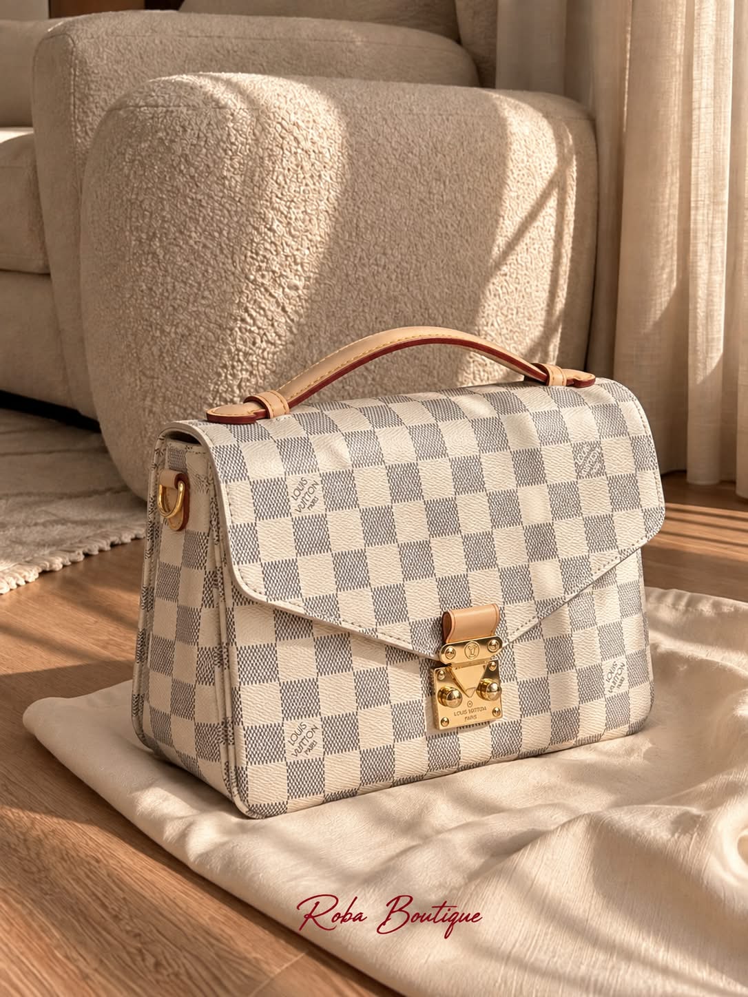 LV Pachette