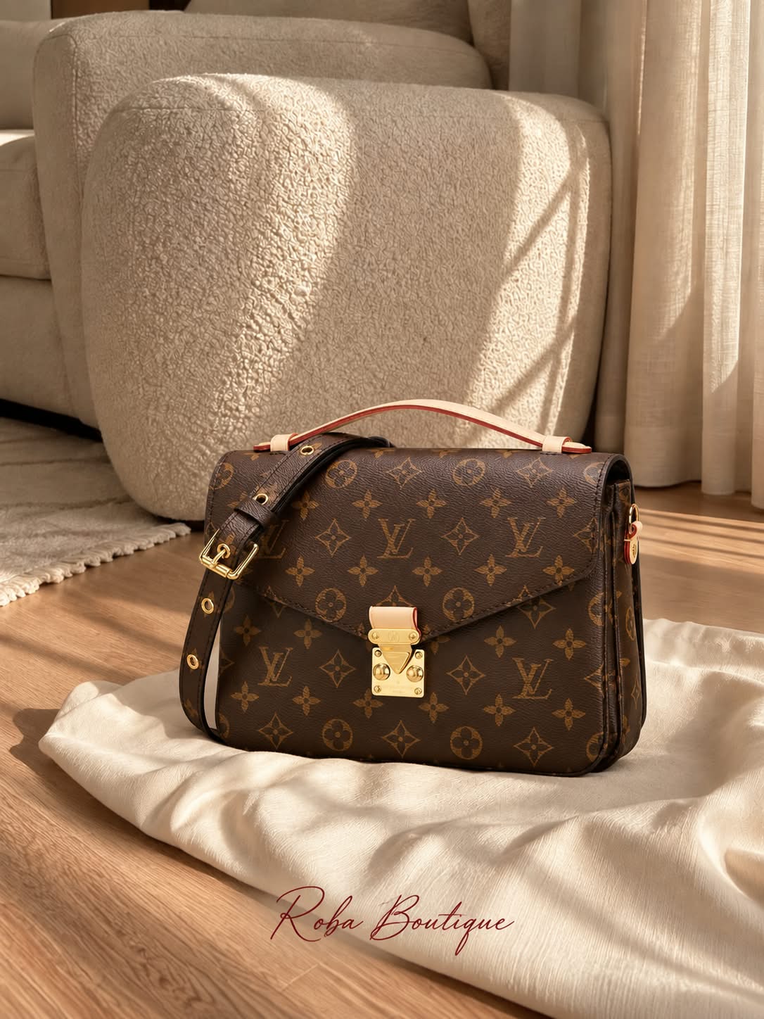 LV Pachette
