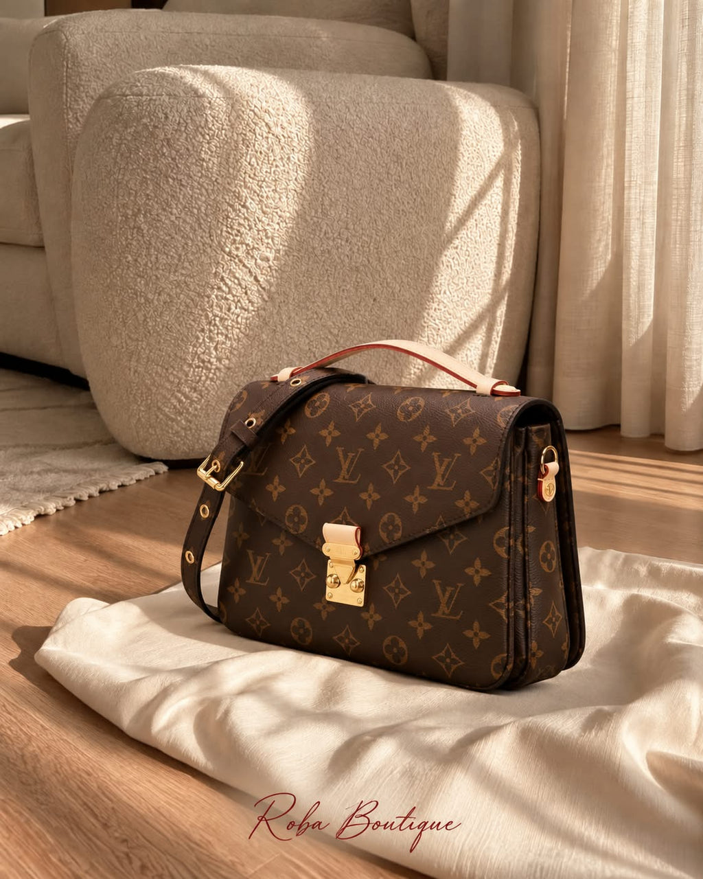 LV Pachette