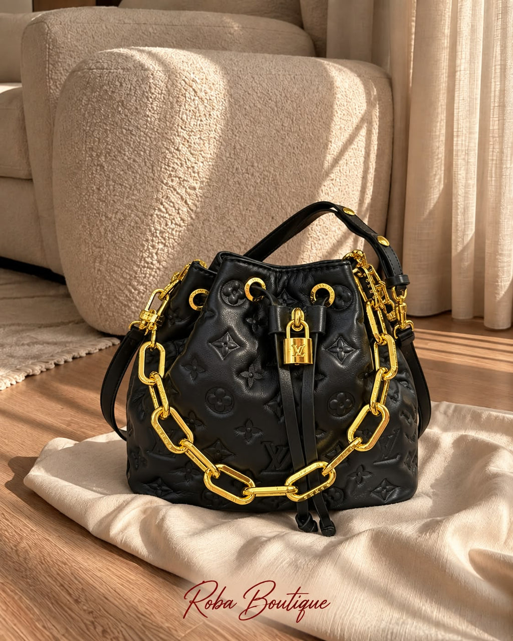 LV Coussin bucket