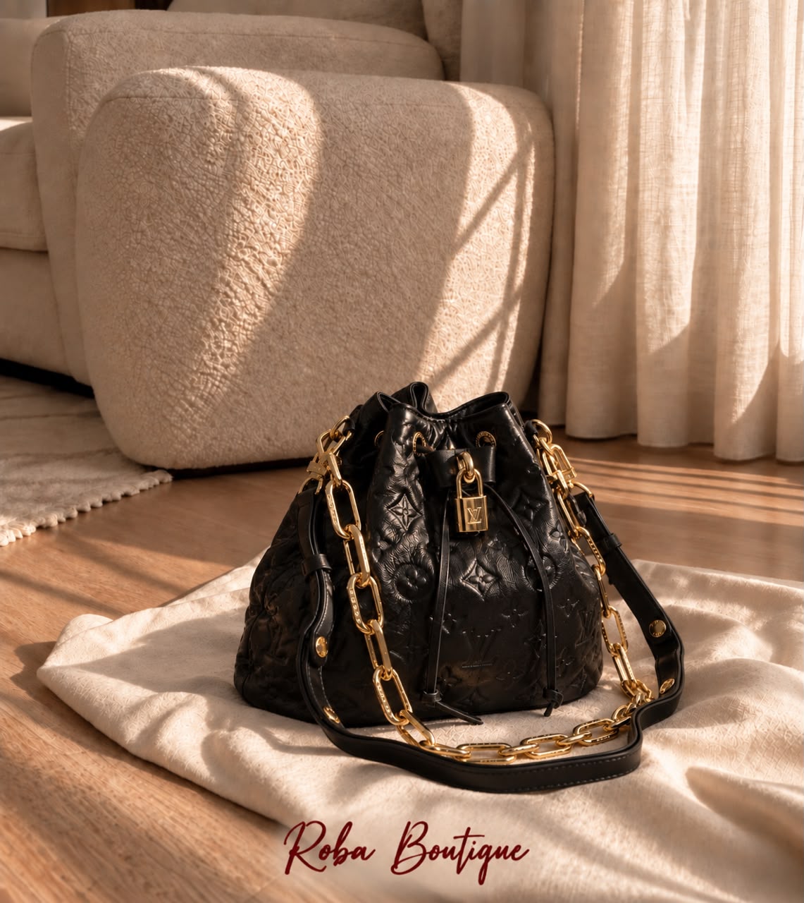 LV Coussin bucket